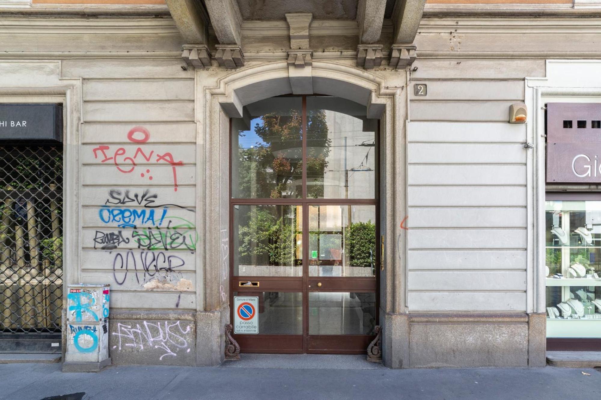 Porta Romana Comfy Apartment Milan Bagian luar foto